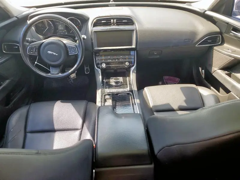 2019 JAGUAR XE   
