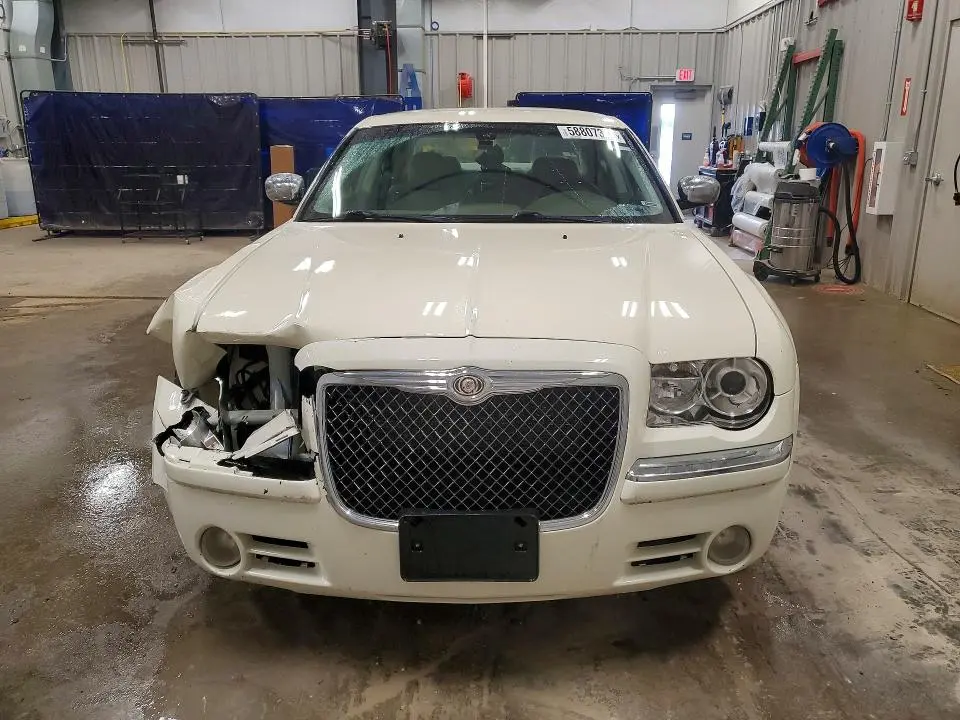 2010 CHRYSLER 300C   