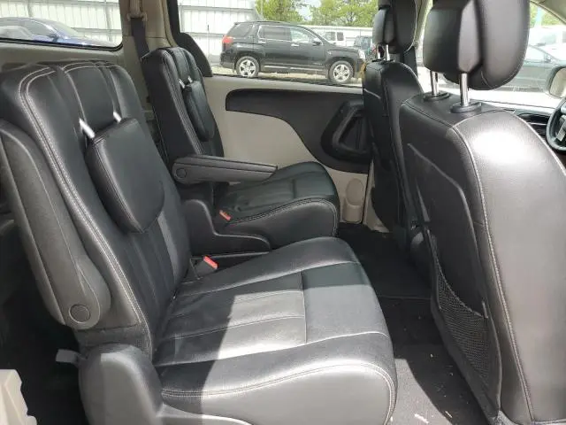 2016 CHRYSLER TOWN & COUNTRY TOURING  