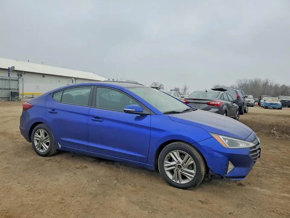 2020 HYUNDAI ELANTRA SEL  