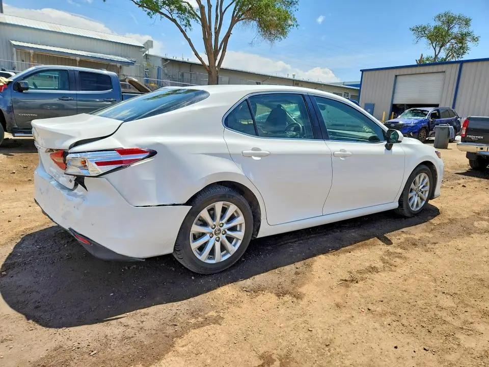 2018 TOYOTA CAMRY LE  