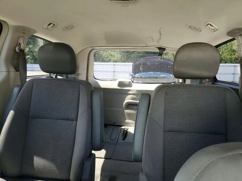 2011 VOLKSWAGEN ROUTAN S  