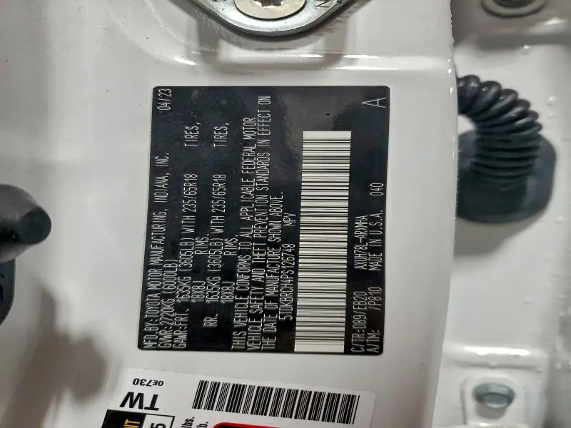 2023 TOYOTA HIGHLANDER HYBRID XLE  