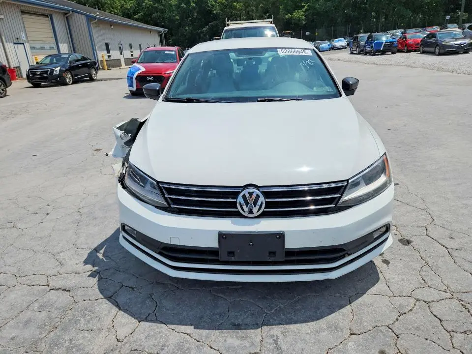 2016 VOLKSWAGEN JETTA SPORT  