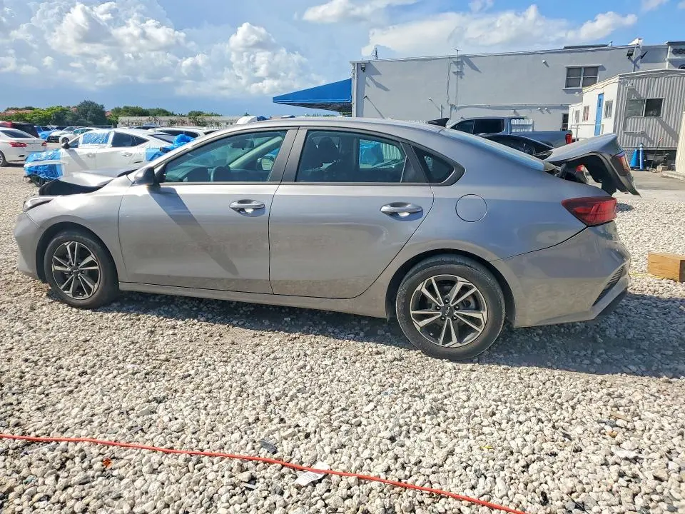 2024 KIA FORTE LXS  