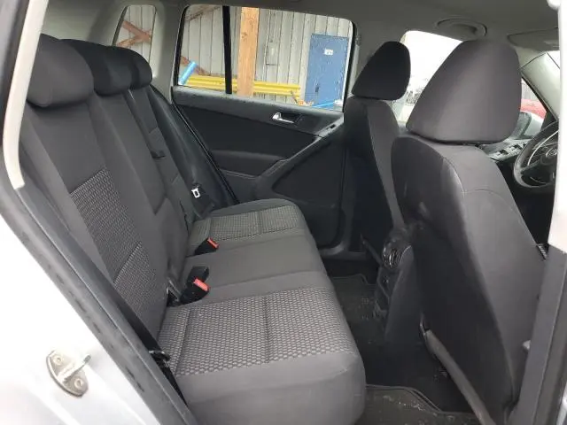 2011 VOLKSWAGEN TIGUAN S  