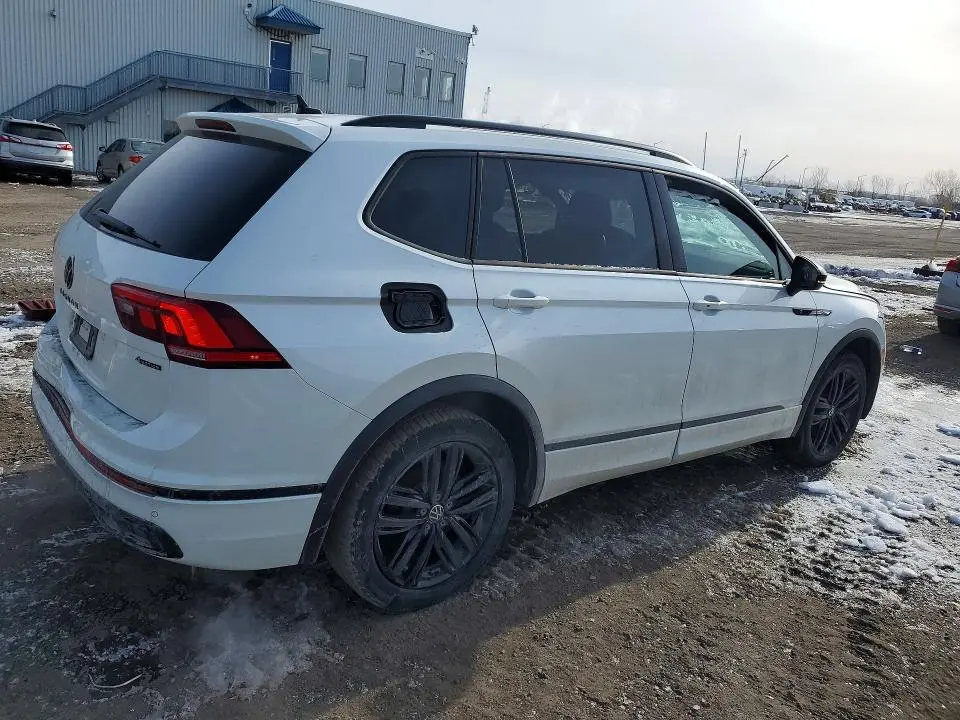 2022 VOLKSWAGEN TIGUAN SE R-LINE BLACK  