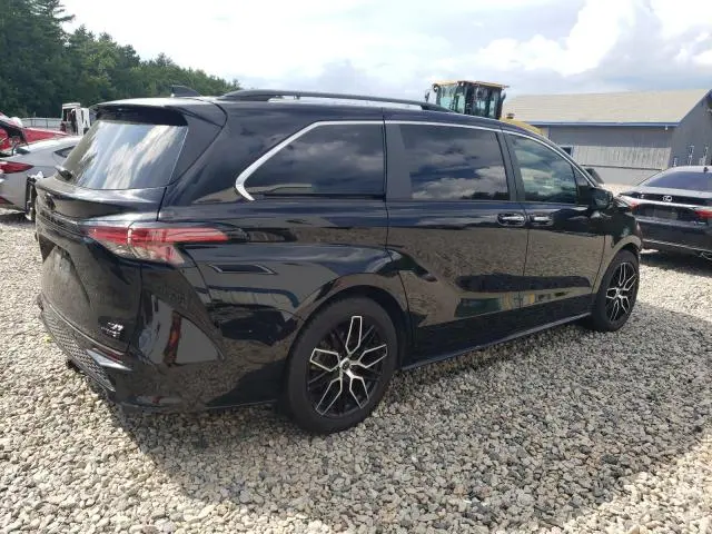 2022 TOYOTA SIENNA XSE  