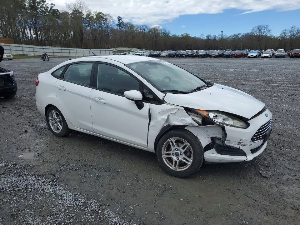 2017 FORD FIESTA SE  