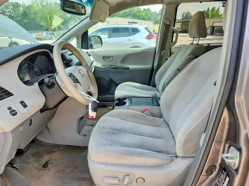2012 TOYOTA SIENNA LE  