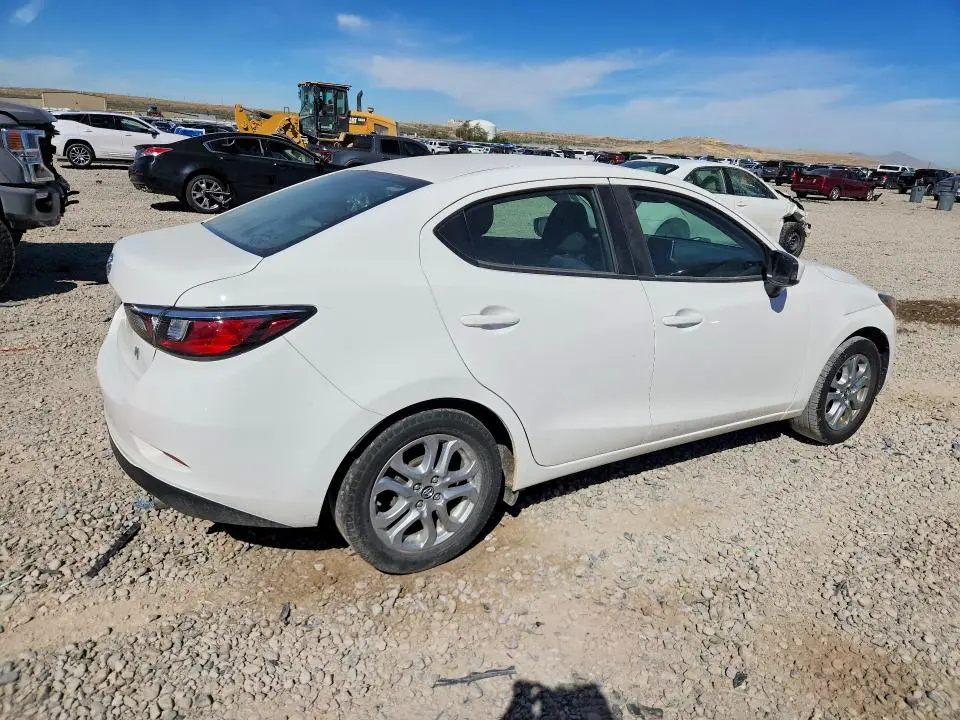 2017 TOYOTA YARIS IA BASE  