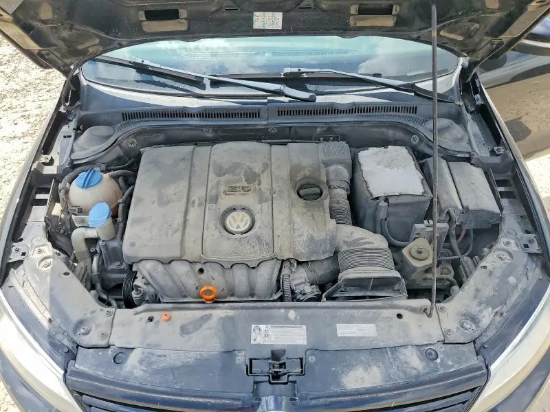 2012 VOLKSWAGEN JETTA SE  