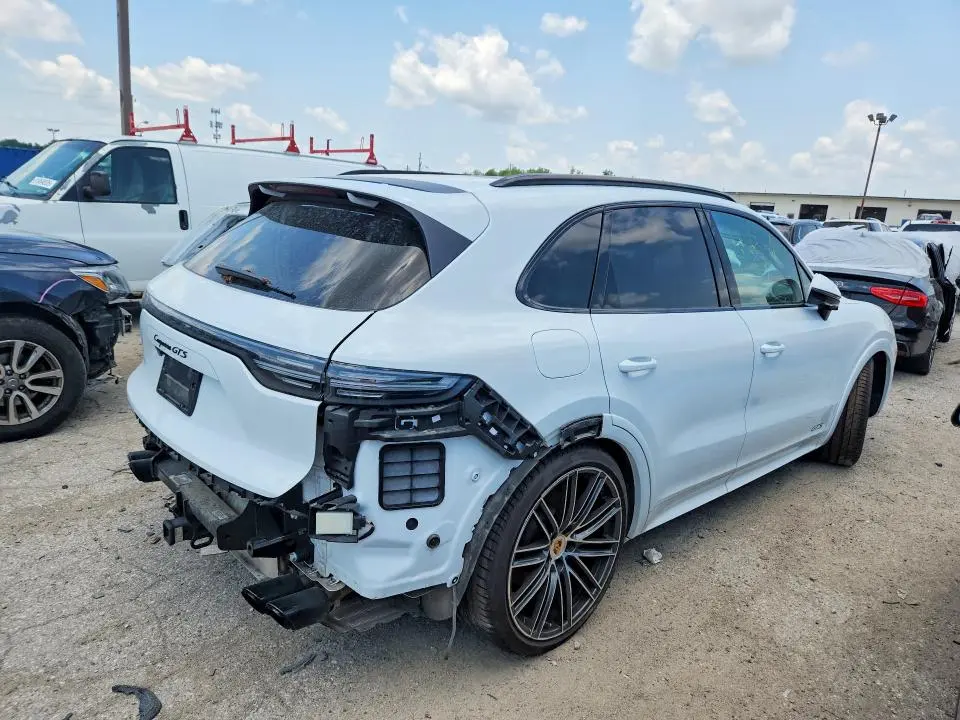 2021 PORSCHE CAYENNE GTS  