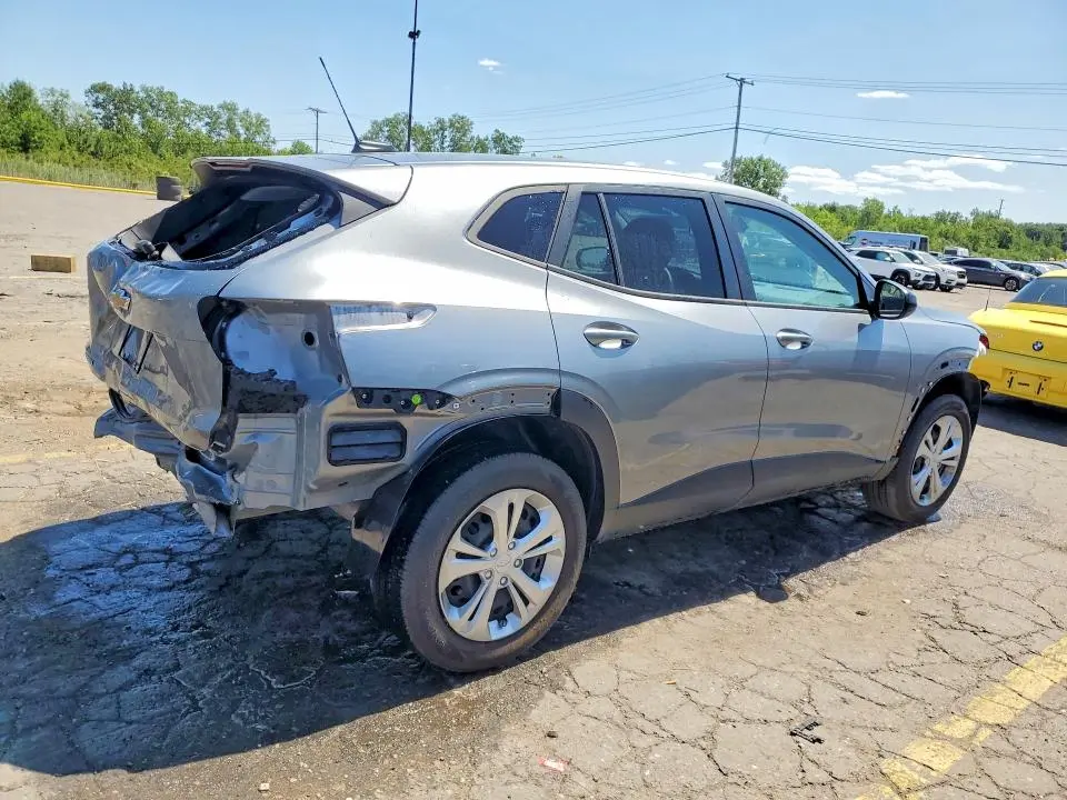 2024 CHEVROLET TRAX LS  