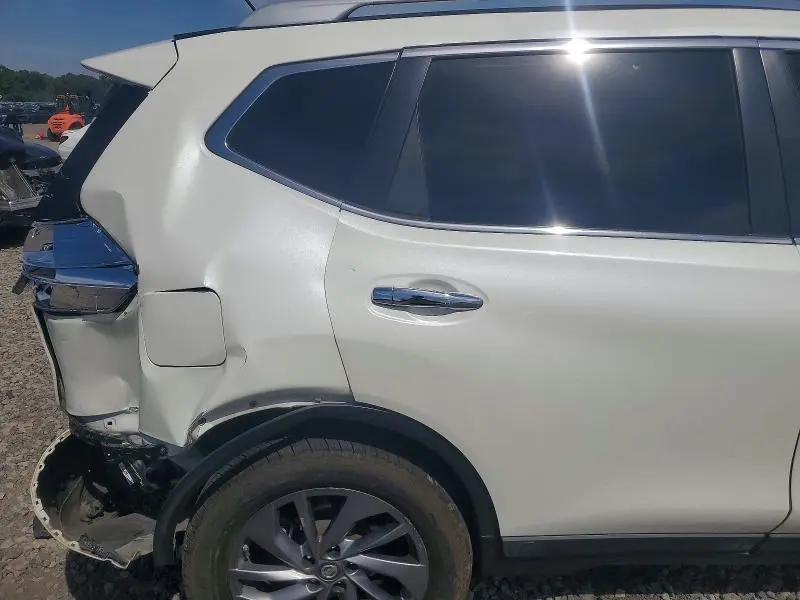 2016 NISSAN ROGUE SL  