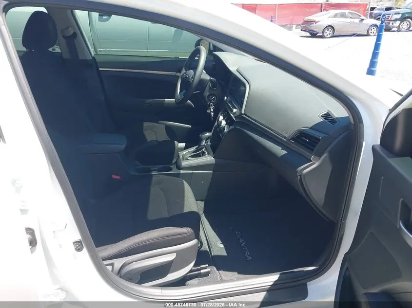 2019 HYUNDAI ELANTRA SE