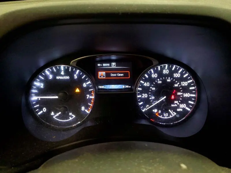 2018 NISSAN PATHFINDER SV  