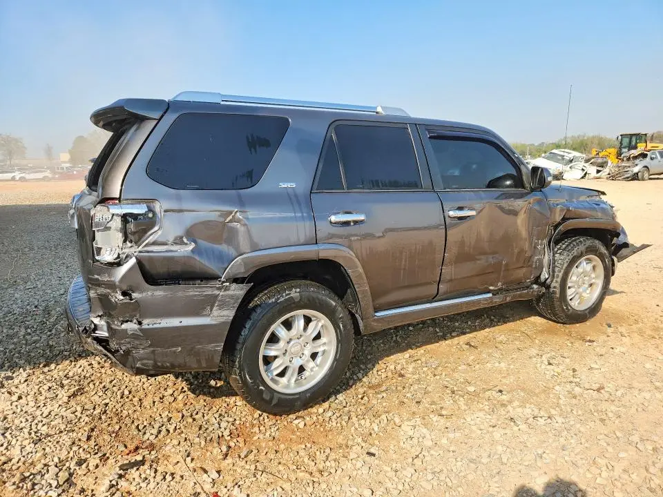 2011 TOYOTA 4RUNNER SR5  