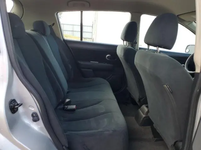 2010 NISSAN VERSA S  