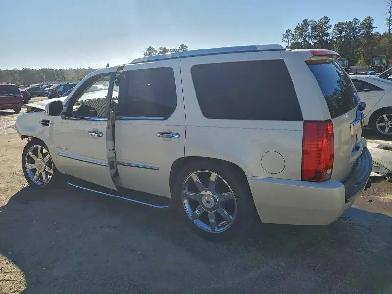 2014 CADILLAC ESCALADE LUXURY  