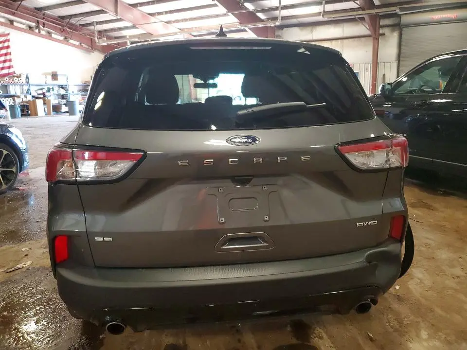 2021 FORD ESCAPE SE  