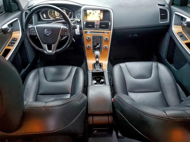 2017 VOLVO XC60 T5 INSCRIPTION  