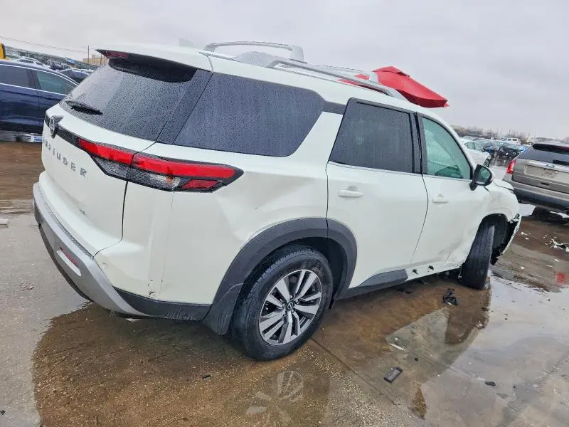 2024 NISSAN PATHFINDER SL  