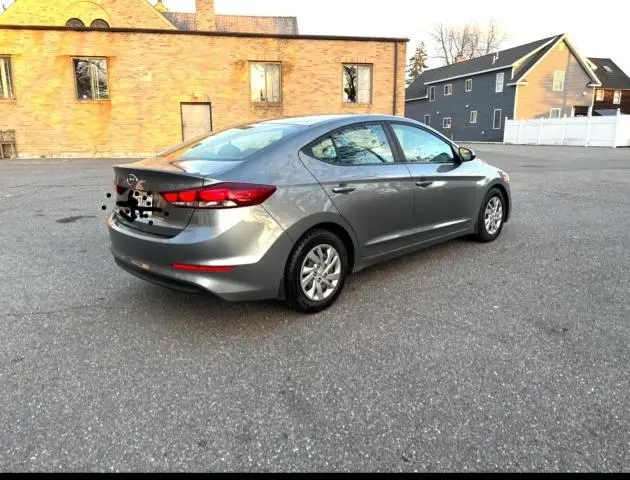 2018 HYUNDAI ELANTRA SE  