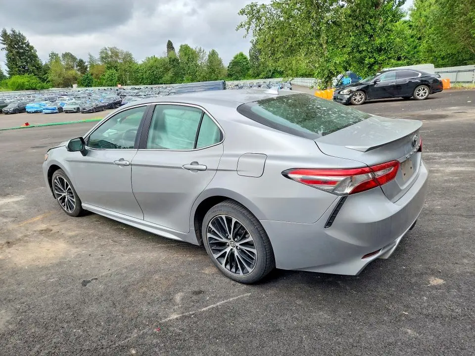 2019 TOYOTA CAMRY SE  