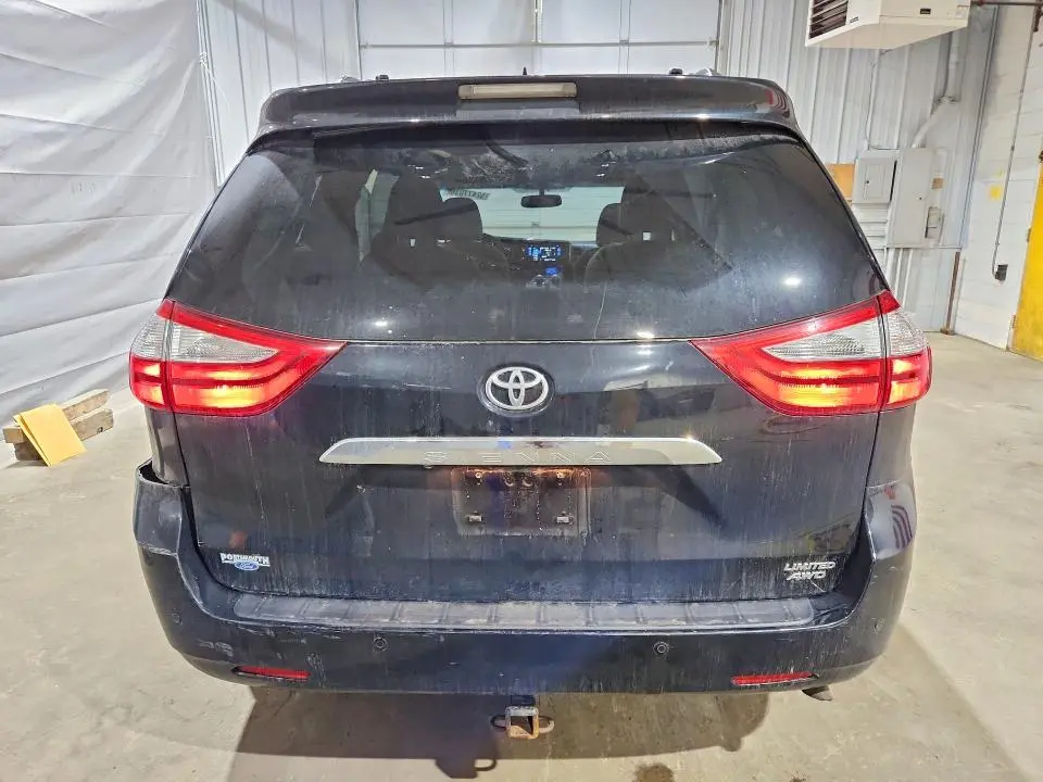2017 TOYOTA SIENNA LIMITED 7-PASSENGER  