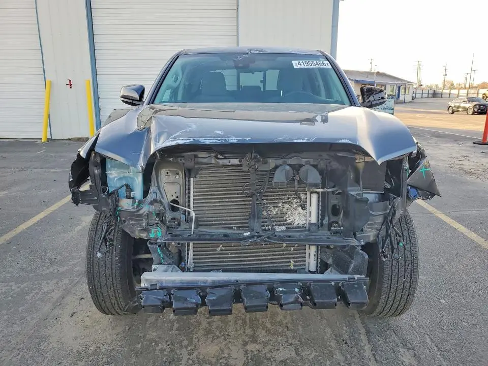 2022 TOYOTA TACOMA SR V6  