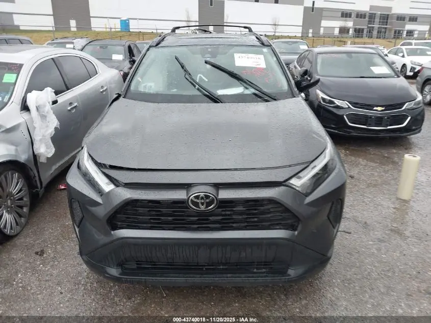 2025 TOYOTA RAV4 XLE