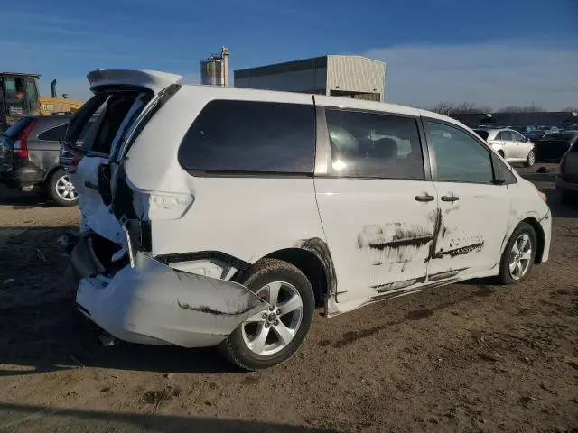 2019 TOYOTA SIENNA   