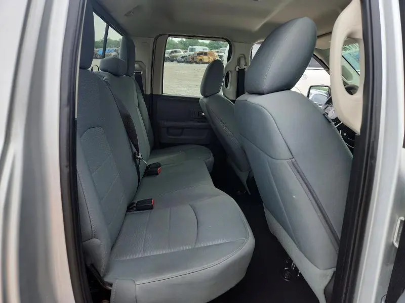 2013 RAM 1500 SLT  