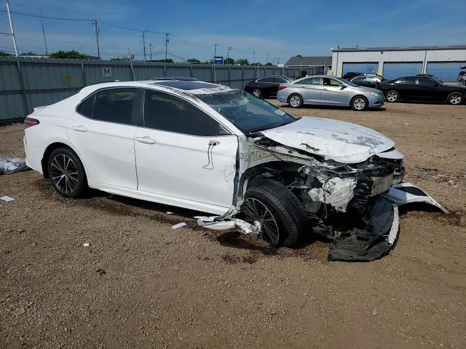 2020 TOYOTA CAMRY SE  