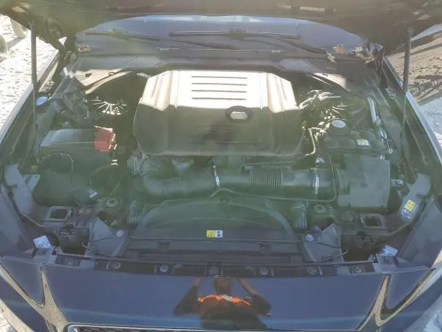 2017 JAGUAR XE PREMIUM  