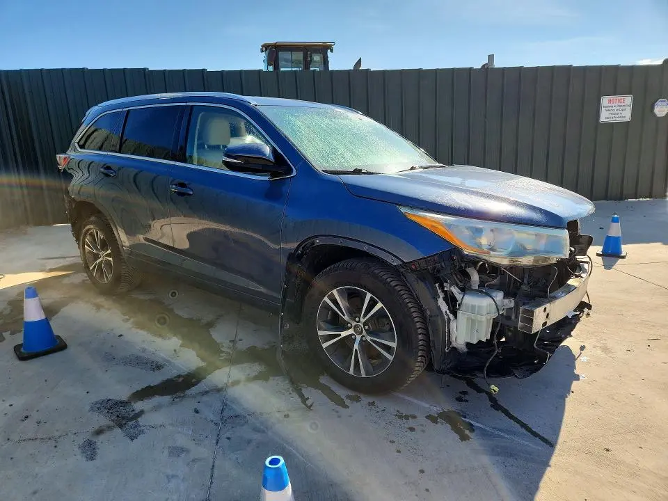 2016 TOYOTA HIGHLANDER XLE  