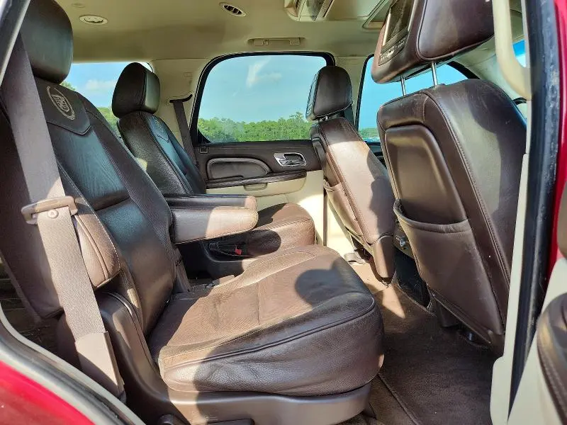 2011 CADILLAC ESCALADE PLATINUM  