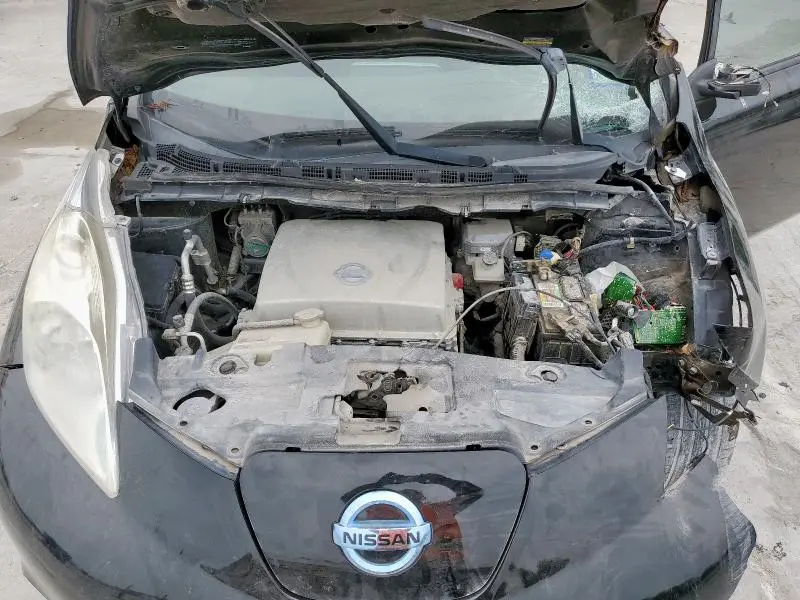 2015 NISSAN LEAF S  