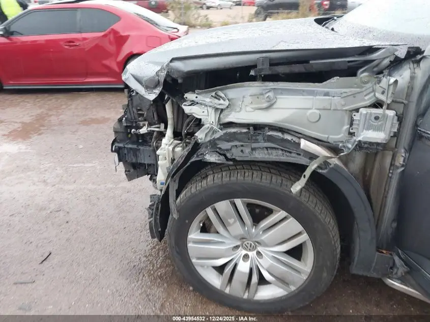 2018 VOLKSWAGEN ATLAS 3.6L V6 SEL PREMIUM