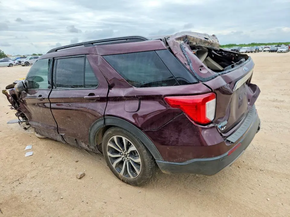 2022 FORD EXPLORER XLT  