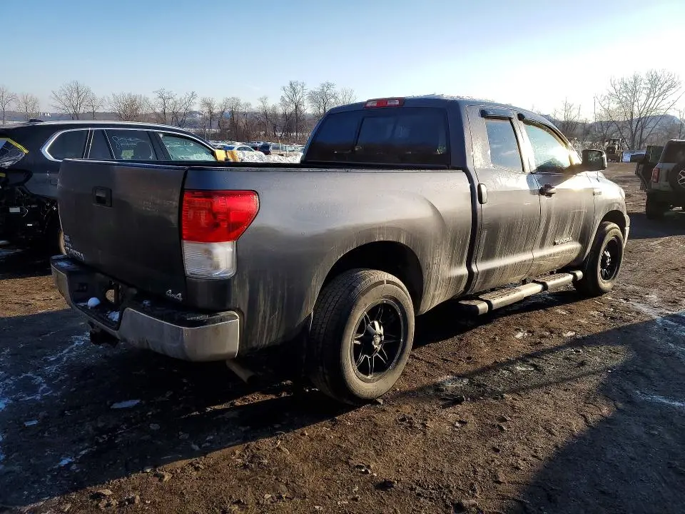 2011 TOYOTA TUNDRA DOUBLE CAB SR5  