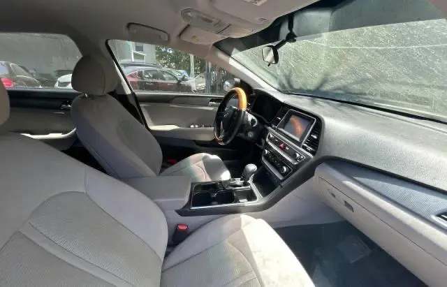 2018 HYUNDAI SONATA SE  