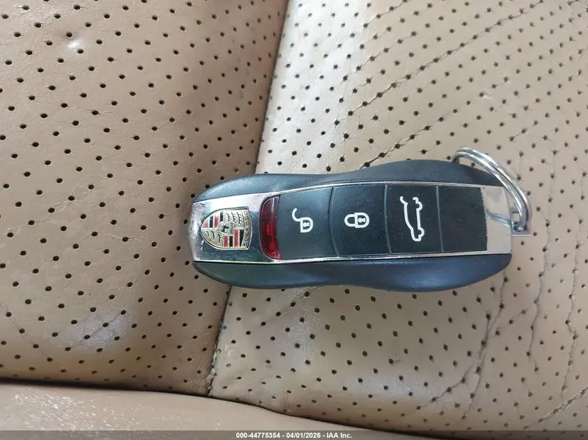 2013 PORSCHE CAYENNE  
