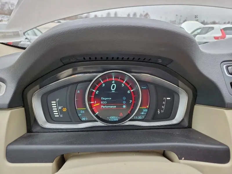 2015 VOLVO XC70 T6 PREMIER+  