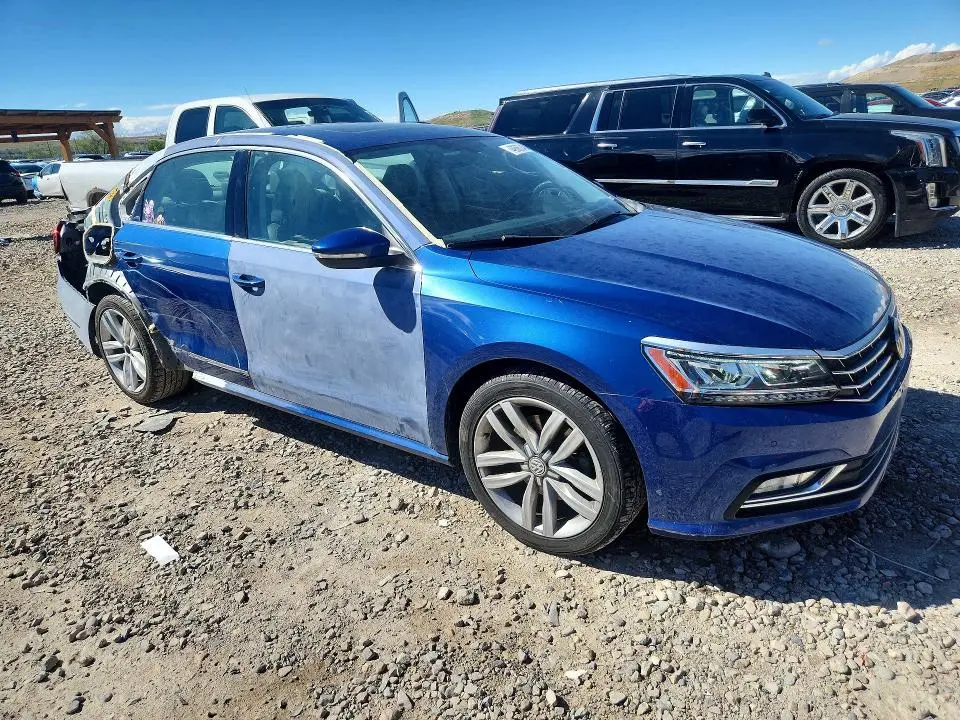 2017 VOLKSWAGEN PASSAT SE  