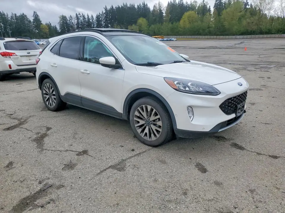 2021 FORD ESCAPE TITANIUM  