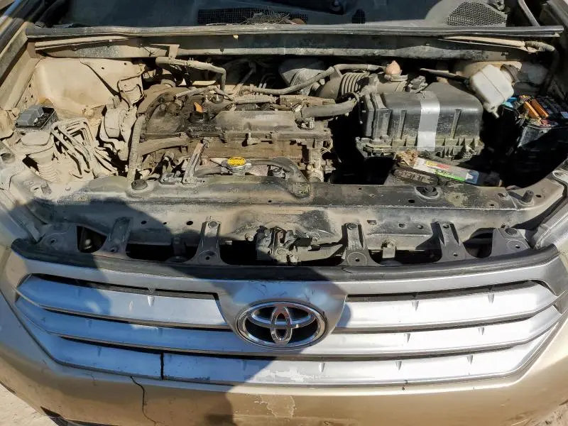 2011 TOYOTA HIGHLANDER BASE  