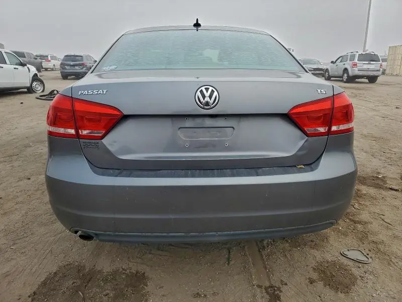 2015 VOLKSWAGEN PASSAT S  