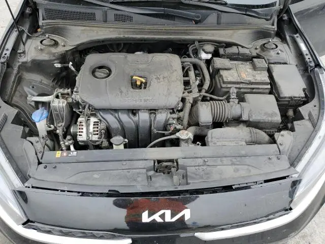 2023 KIA FORTE LX  